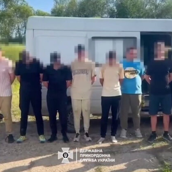 Az ukrán határőrök 17 férfit vettek őrizetbe, akik illegálisan próbáltak bejutni Magyarországra