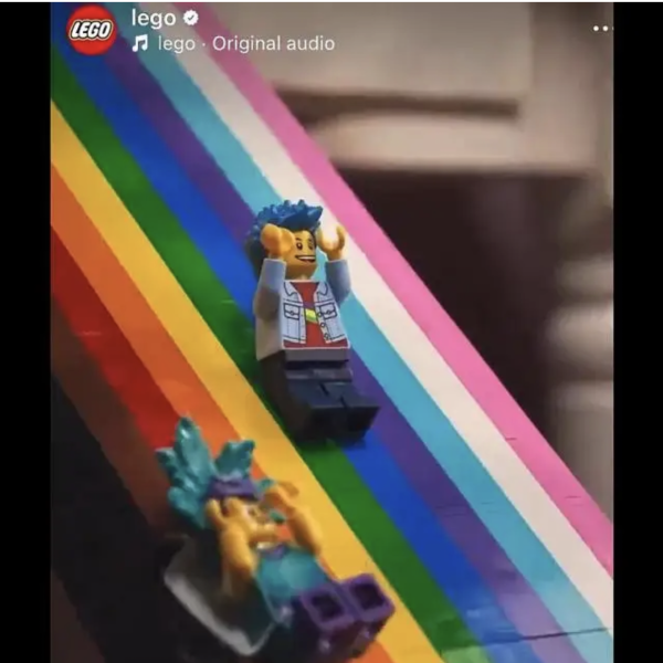 Nincs agymosás: Pride-videót forgatott a LEGO