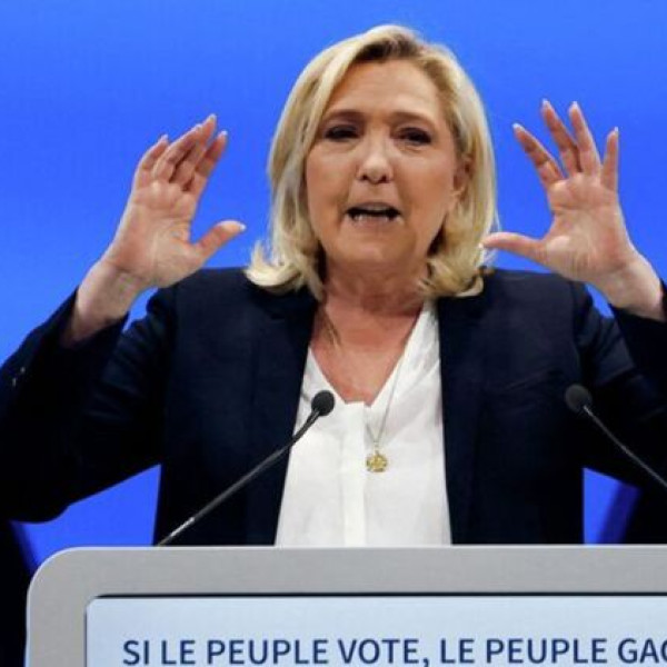 Bloomberg: Le Pen pártja egyesülni akar Orbán Viktor frakciójával az Európai Parlamentben